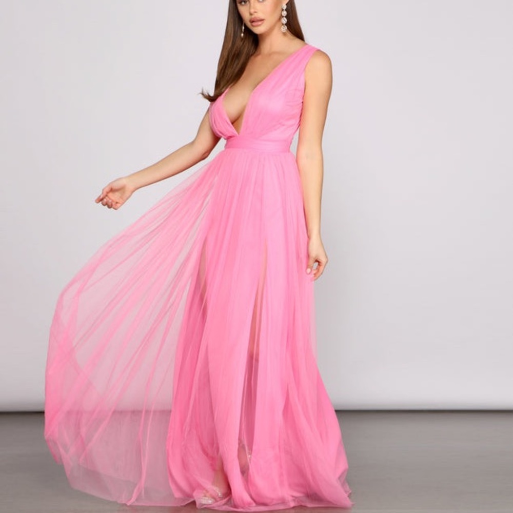 Bridget plunge pink tulle Windsor gown